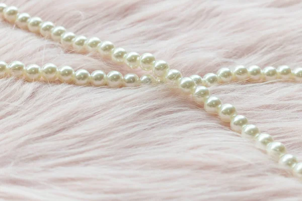 Perles Perle Sur Tissu Rose Avec Espace Copie — Photo