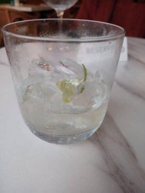 gözlük içmek gece evi hayatı