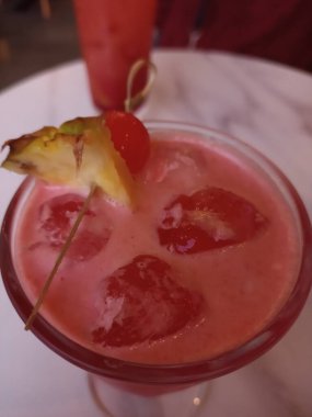 gözlük içmek gece evi hayatı