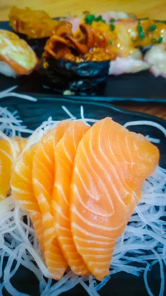 Japanische Delikatesse Bestehend Aus Sashimi Lachs Aus Sehr Frischem Rohen — Stockfoto