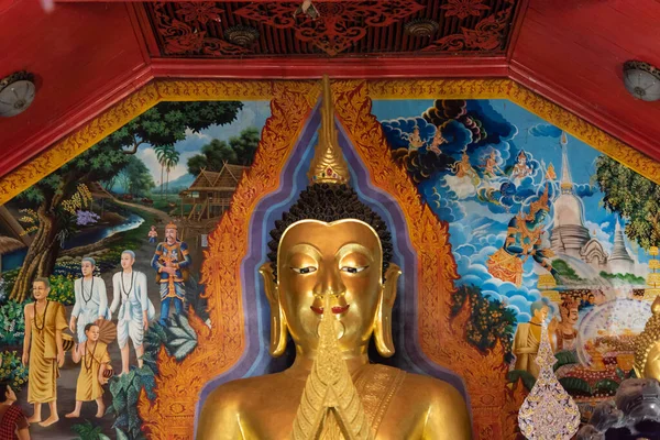チェンマイ 2022年1月8日 夜のドイ サップはチェンマイ県の仏教寺院 であることをワット 境内には塔 博物館 神社などがある — ストック写真