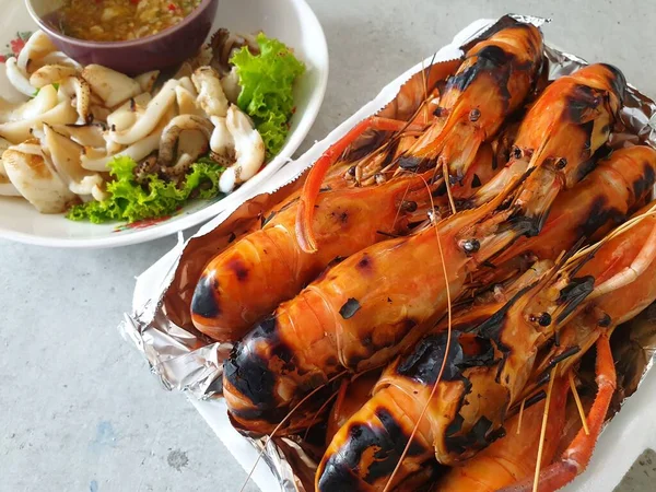 Camarão Grelhado Camarão Gigante Água Doce Grelhando Com Carvão Vegetal — Fotografia de Stock