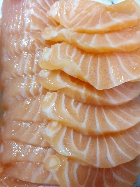 Japońskie Jedzenie Sashimi Łosoś Ustawić Różne Rodzaje Sushi Sałatką Wodorostów — Zdjęcie stockowe