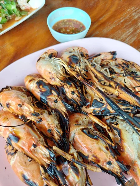 Camarones Parrilla Camarones Gigantes Agua Dulce Parrilla Con Exhibición Carbón — Foto de Stock