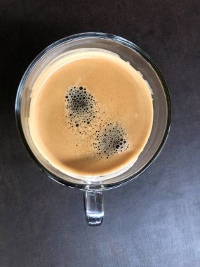 Kahve fincanı üst görünümü.