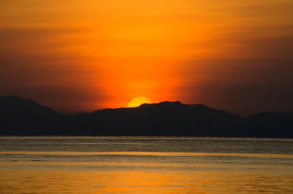 Silhouette Von Sonne Und Meer Sonnenaufgangszeit Thailand — Stockfoto