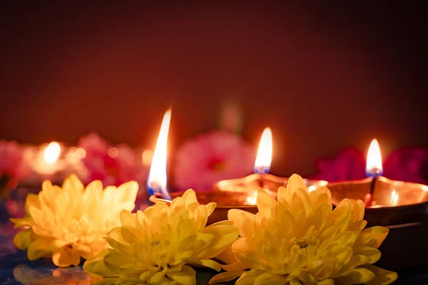 Glücklicher Diwali Traditionelle Symbole Des Indischen Lichterfestes Brennende Diya Öllampen — Stockfoto