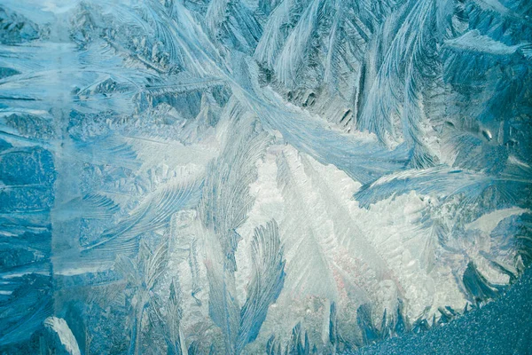 Padrões Gelados Inverno Vidro Fundo Festivo Natal Cristais Gelo Brilhantes — Fotografia de Stock