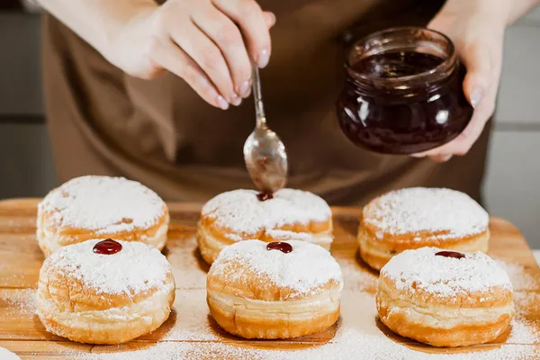 Woman Chef Prepares Fresh Donuts Jam Her Bakery Cooking Traditional — Stock Photo, Image