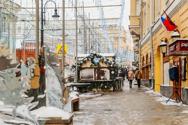 莫斯科街道上的圣诞装饰 冬天的时候假日准备工作 2015年1月10日 俄罗斯莫斯科 — 图库照片