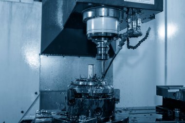 CNC değirmen makinesi, kabuk kalıplarını yağ soğutma metoduyla kesiyor. Küf ve ölüm üretim süreci CNC makine merkezi tarafından yağ soğutma metoduyla.