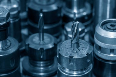 Kaba kesici CNC değirmen makinesi için katı karpit bitiş değirmeni araçları kullandı.Makine merkezi için kesme aracı.