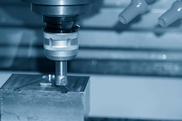 Cnc Freesmachine Ruw Snijden Van Spuitgietdelen Door Indexeerbare Gereedschappen Vorm — Stockfoto