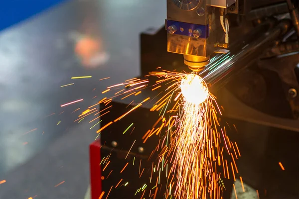 Stroj Řezání Vláknových Laserů Vyřízl Kovovou Trubici Proces Výroby Vysoce — Stock fotografie