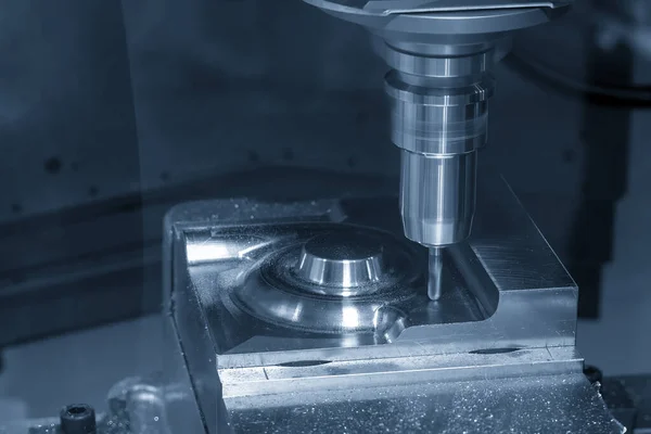 Die Cnc Fräsmaschine Schneidet Presswerkzeug Mit Massivem Kugelfräser Schneiden Von — Stockfoto