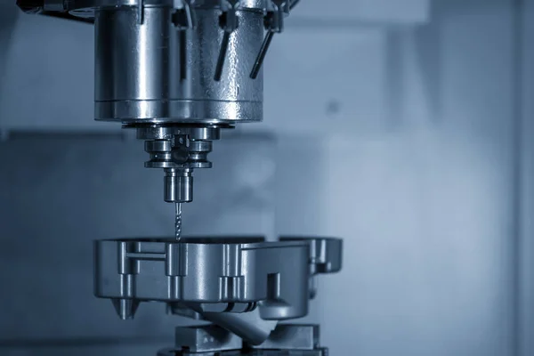 Das Achs Bearbeitungszentrum Bohrt Die Teile Des Aluminium Getriebegehäuses Der — Stockfoto