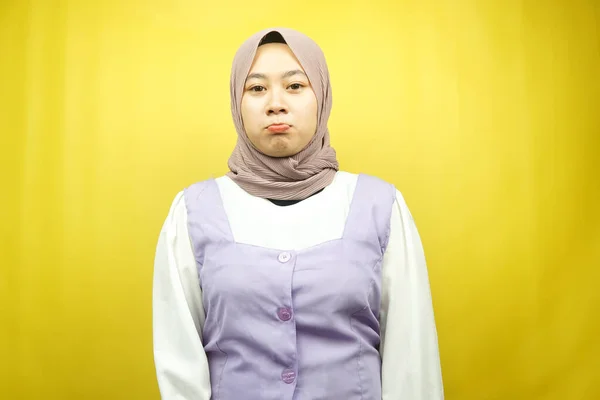 Beautiful Asian Young Muslim Woman Pouting Looking Camera Isolated Yellow — Stock Photo, Image