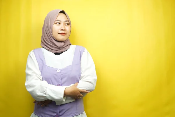 Mooie Jonge Aziatische Moslim Vrouw Pruilen Gevoel Ontevreden Geïrriteerd Ongelukkig — Stockfoto