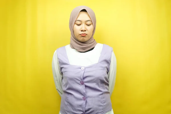 Vacker Asiatisk Ung Muslimsk Kvinna Sura Besviken Olycklig Missnöjd Isolerad — Stockfoto