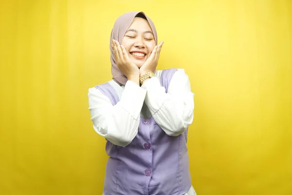 Wanita Muslim Asia Muda Yang Cantik Tersenyum Bahagia Manis Merasa — Stok Foto