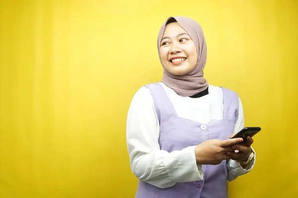 Piękna Młoda Muzułmanka Azjatycka Uśmiechnięta Pewna Siebie Entuzjastyczna Wesoła Rękami — Zdjęcie stockowe