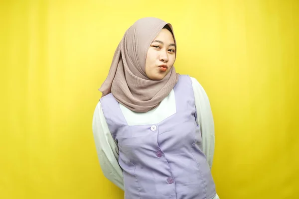 Mooie Jonge Aziatische Moslim Vrouw Mond Water Geven Geschokt Verrast — Stockfoto