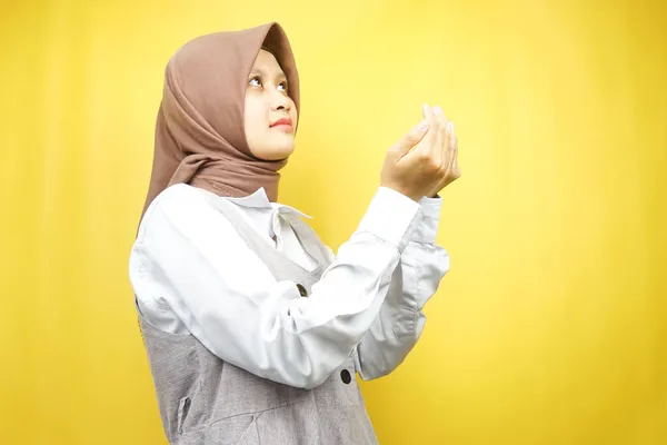 Beautiful Asian Young Muslim Woman Praying Apologizing Sad Feeling Guilty — Stock Photo, Image