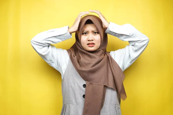 Beautiful Young Asian Muslim Woman Stressed Shocked Dizzy Unhappy Many — Stock Photo, Image