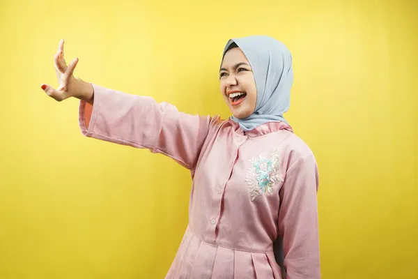 Belle Jeune Femme Musulmane Joyeuse Surprise Choquée Isolée — Photo