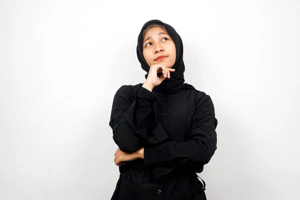 Vacker Asiatisk Ung Muslimsk Kvinna Tänker Letar Efter Idéer Letar Stockfoto