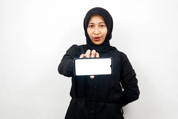 Smuk Ung Asiatisk Muslimsk Kvinde Chokeret Overrasket Wow Udtryk Hånd - Stock-foto