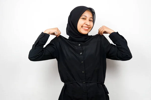 Mooie Vrolijke Jonge Aziatische Moslim Vrouw Met Handen Tonen Kleding — Stockfoto