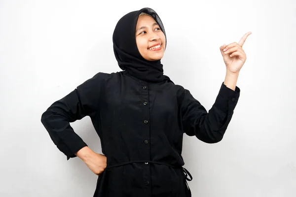 Wanita Muslim Asia Muda Yang Cantik Dan Ceria Dengan Tangan — Stok Foto