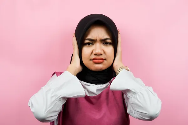 Close Beautiful Young Muslim Woman Hands Covering Ears Noise Isolated — Stock Photo, Image