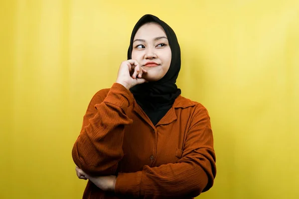 Linda Asiática Jovem Muçulmano Mulher Pensando Procurando Uma Ideia Problema — Fotografia de Stock