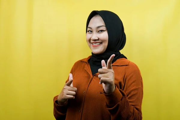 Schöne Junge Asiatische Muslimin Mit Händen Die Auf Die Kamera — Stockfoto