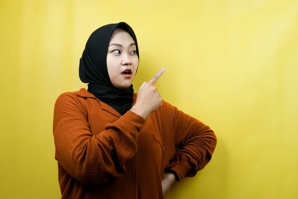 Schöne Junge Asiatische Muslimische Frau Schockiert Überrascht Wow Ausdruck Mit — Stockfoto