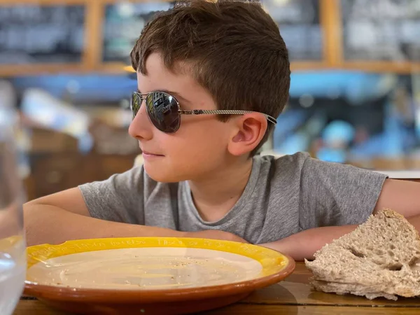 Lovely Young Child Sunglasses Waiting His Food Restaurant — Photo