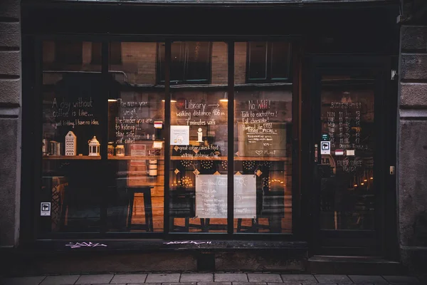 Eine kleine Caféhausfront — Stockfoto