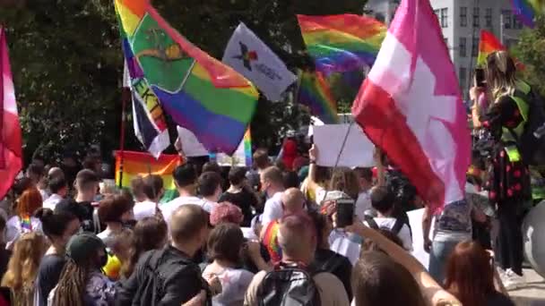 UKRAINE, KHARKIV, EYLÜL 12, 2021 Kharkiv Pride. LGBTQ Dayanışma Yürüyüşü — Stok video