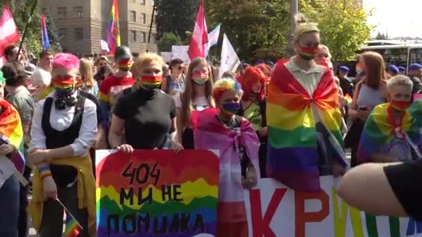 UCRANIA, Járkov, 12 de septiembre de 2021: el orgullo de Járkov. Comunidad LGBT en la marcha solidaria. — Vídeo de stock