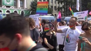 UKRAINE, Kharkiv, 12 Eylül 2021: Harkiv 'in gururu. LGBT toplumu dayanışma yürüyüşünde.