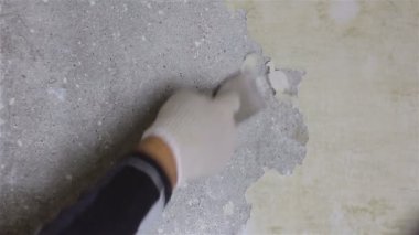 Eski alçıların sökülmesi