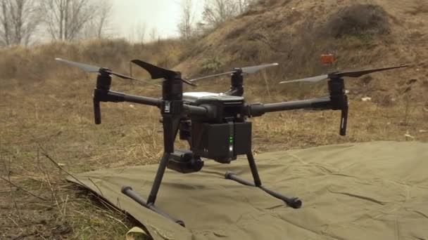 Military drone takes off.Modern, military drone.Close-up. — Vídeo de Stock