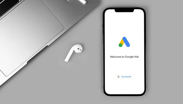 Google Ads Adwords Mobile Logo App Screen Smartphone Iphone Airpods — Stock Photo, Image