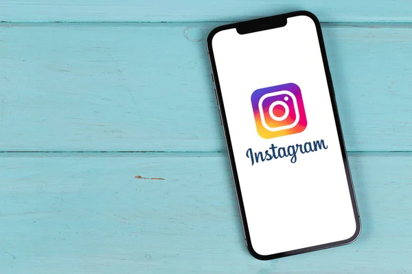 Instagram Logo Mobile App Screen Smartphone Iphone Colored Background Instagram — Stok Foto