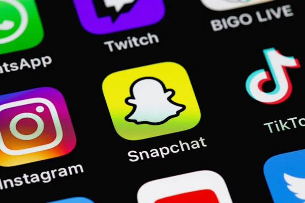 Showing Social Media Icon Instagram Snapchat Tiktok Other Apps Screen — Stock Photo, Image