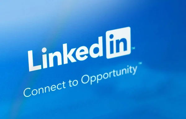 Linkedin Logo Website Display Notebook Closeup Linkedin Social Network Finding — Stock Photo, Image