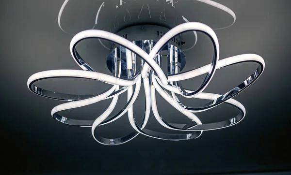 Lampadario Bracci Led Cromato Appeso Soffitto Interno Moderno Interior Design — Foto Stock