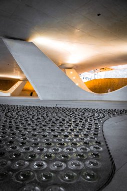 Lefkoşe, Kıbrıs 'taki Eleftheria Meydanı. Peyzaj şehir fotoğrafçılığı şehir modern fütüristik mimari 